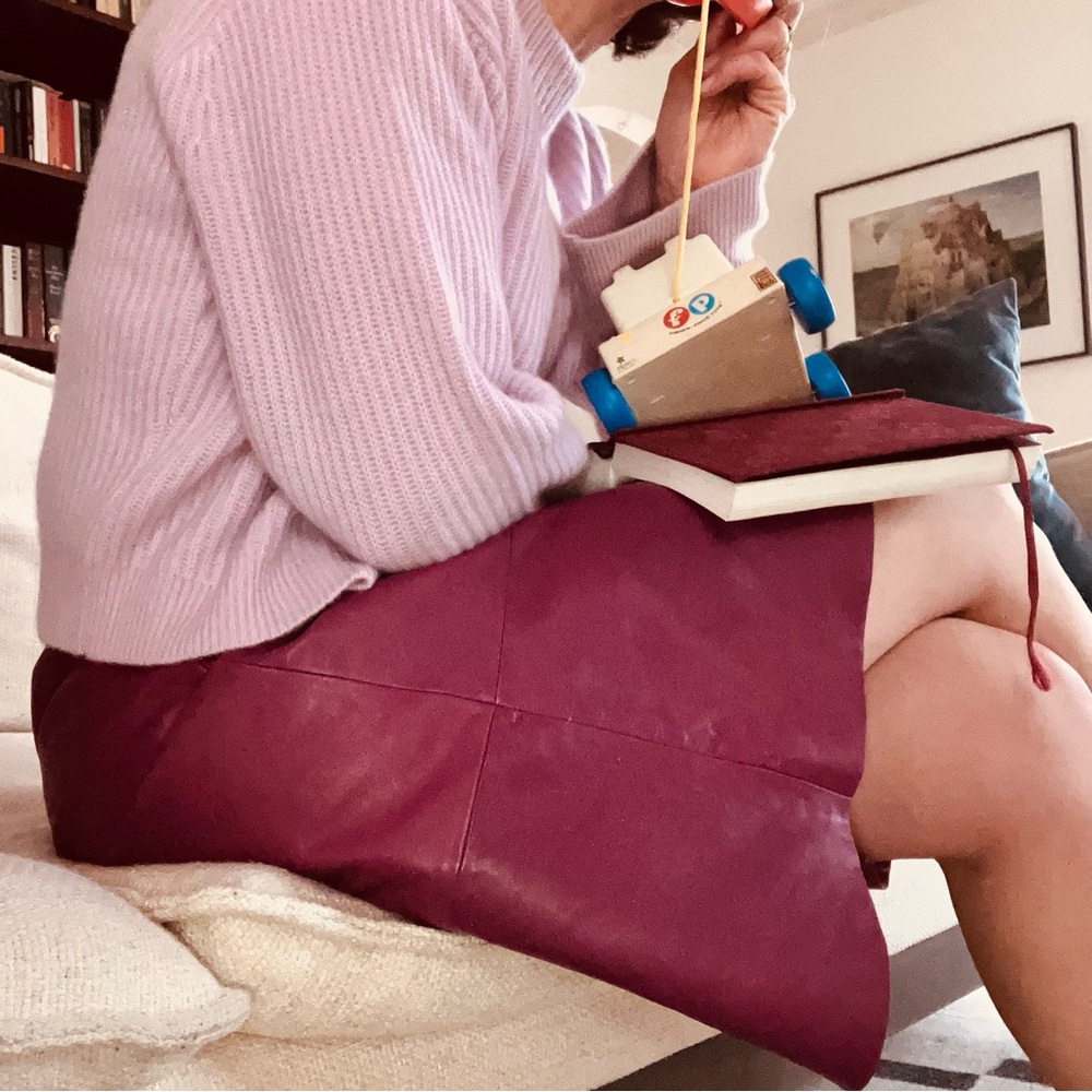 Y2K Vintage Genuine Leather Banana Republic Purple Pencil Skirt Size: 2